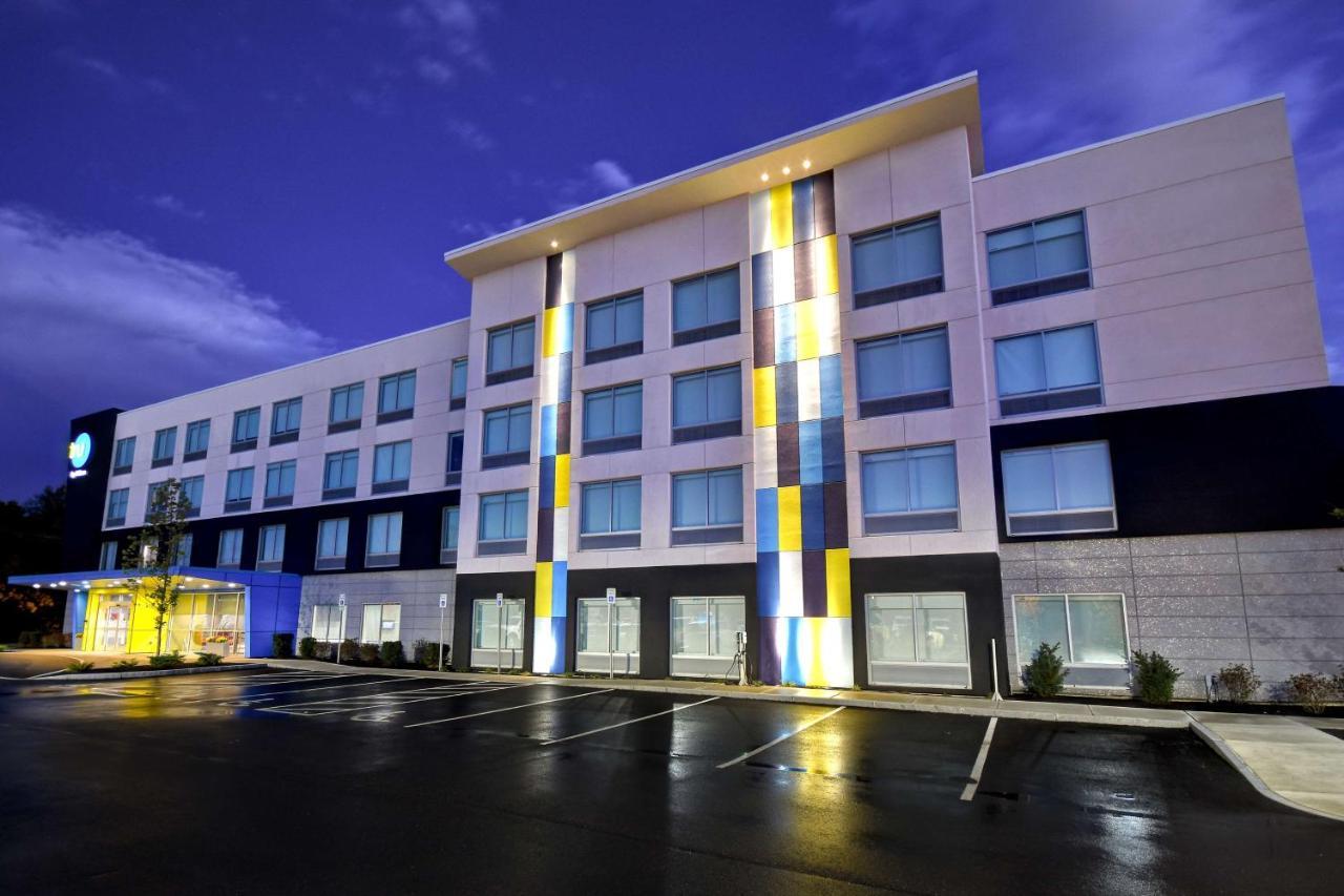 Tru By Hilton Concord, Nh Hotel Exterior photo